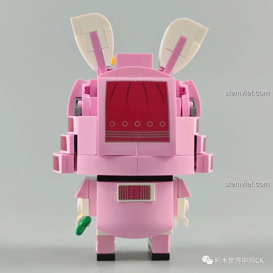 Các mảnh ghép, sách hướng dẫn và tờ sticker của mô hình Chiến Binh Hươu trong bộ Zhegao CW2001A.