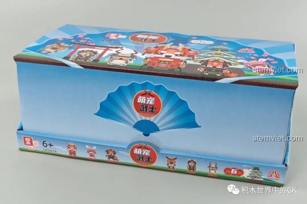 Hộp lớn chứa bộ lắp ráp Zhegao CW2001A Mô hình Samurai Thú Cưng, thiết kế bắt mắt với hình ảnh các nhân vật đáng yêu.