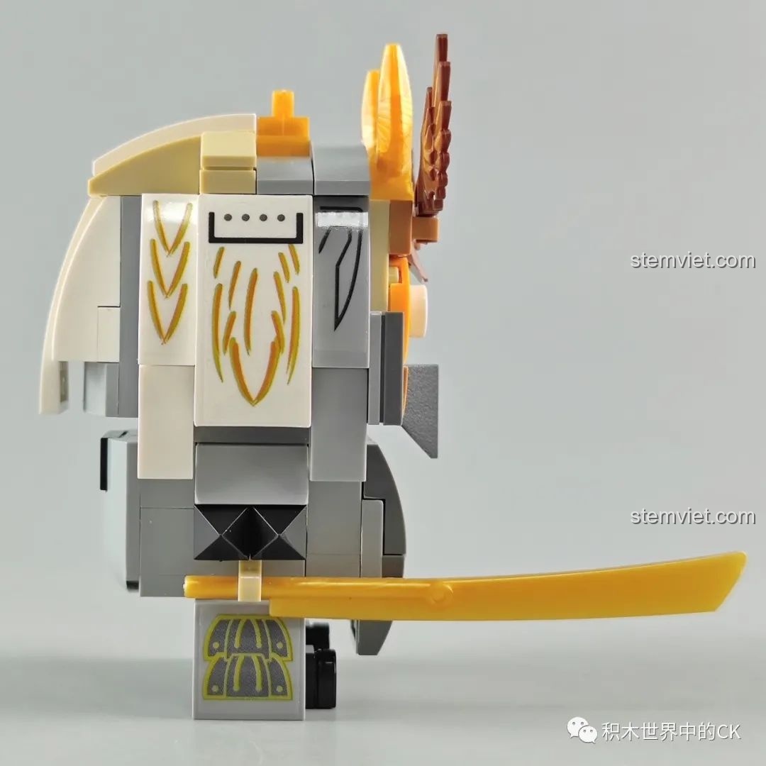 Mô hình Thỏ Hồng Samurai từ bộ lắp ráp Zhegao CW2001A Mô hình Samurai Thú Cưng, chụp chính diện.