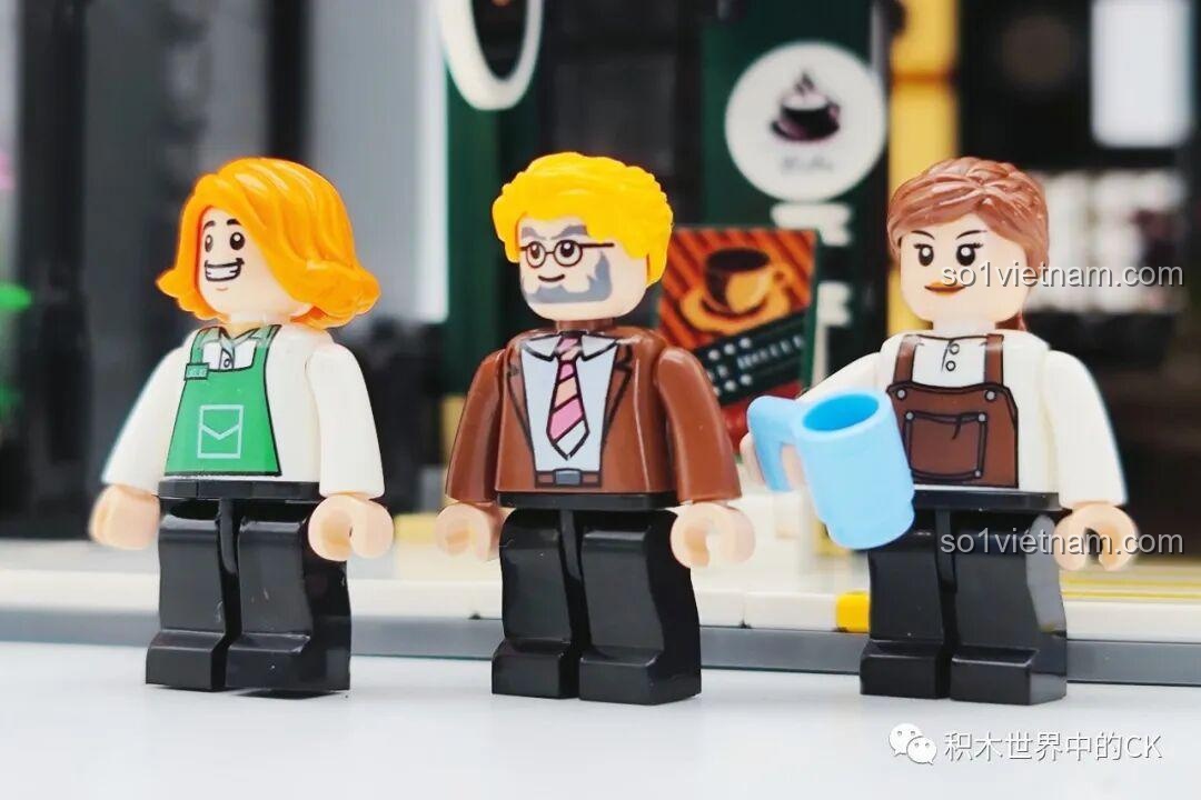 Ba minifigures đi kèm với bộ ZHEGAO DZ6113 Khách sạn Cà phê: nhân viên quán cà phê, khách hàng nam, khách hàng nữ.