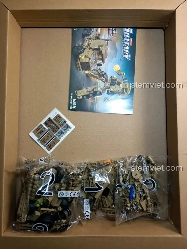 Hộp đồ chơi lắp ráp Zhegao QL0176 Xe Dò Mìn Biến Hình Robot khi mở ra, bên trong là sách hướng dẫn và các túi mảnh ghép.