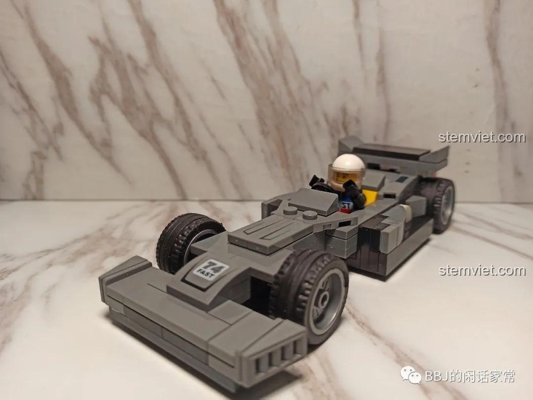 Bánh sau của mô hình xe đua F1 từ bộ lắp ráp Zhegao QL0714 Xe Đua Biến Hình Armour Racing, đồ chơi mô hình xe đua F1 cho bé trai 6 tuổi, giá tốt