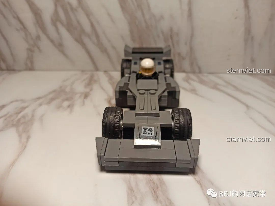 Mặt trước của mô hình xe đua F1 từ bộ lắp ráp Zhegao QL0714 Xe Đua Biến Hình Armour Racing, bộ lắp ráp xe đua F1 cho bé trai 6 tuổi, siêu tiết kiệm