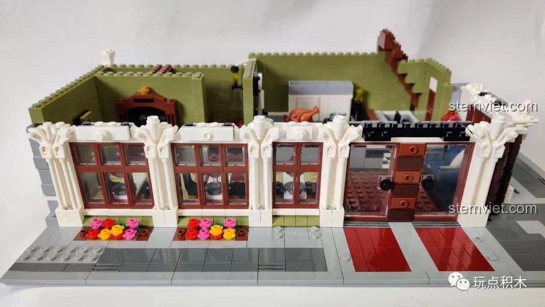 Trang trí tường ngoại thất của bộ ZHEGAO QL0920 Nhà Hàng Lãng Mạn, thêm phần tinh tế và sang trọng.