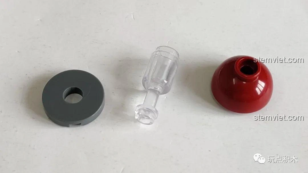 Bức tường ngoại thất tầng 2 của bộ ZHEGAO QL0920 Nhà Hàng Lãng Mạn, với các cửa sổ lớn.