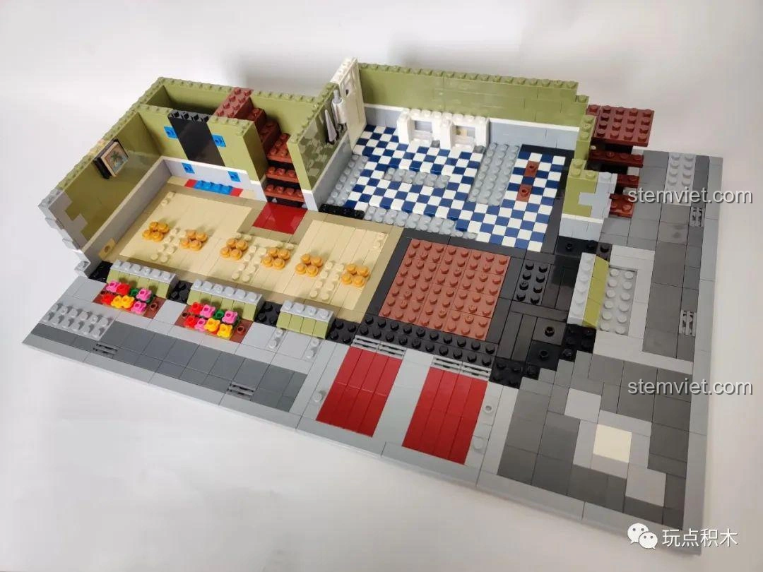 Các bức tường tầng 1 của bộ ZHEGAO QL0920 Nhà Hàng Lãng Mạn đang được dựng lên, tạo hình khối cho nhà hàng.