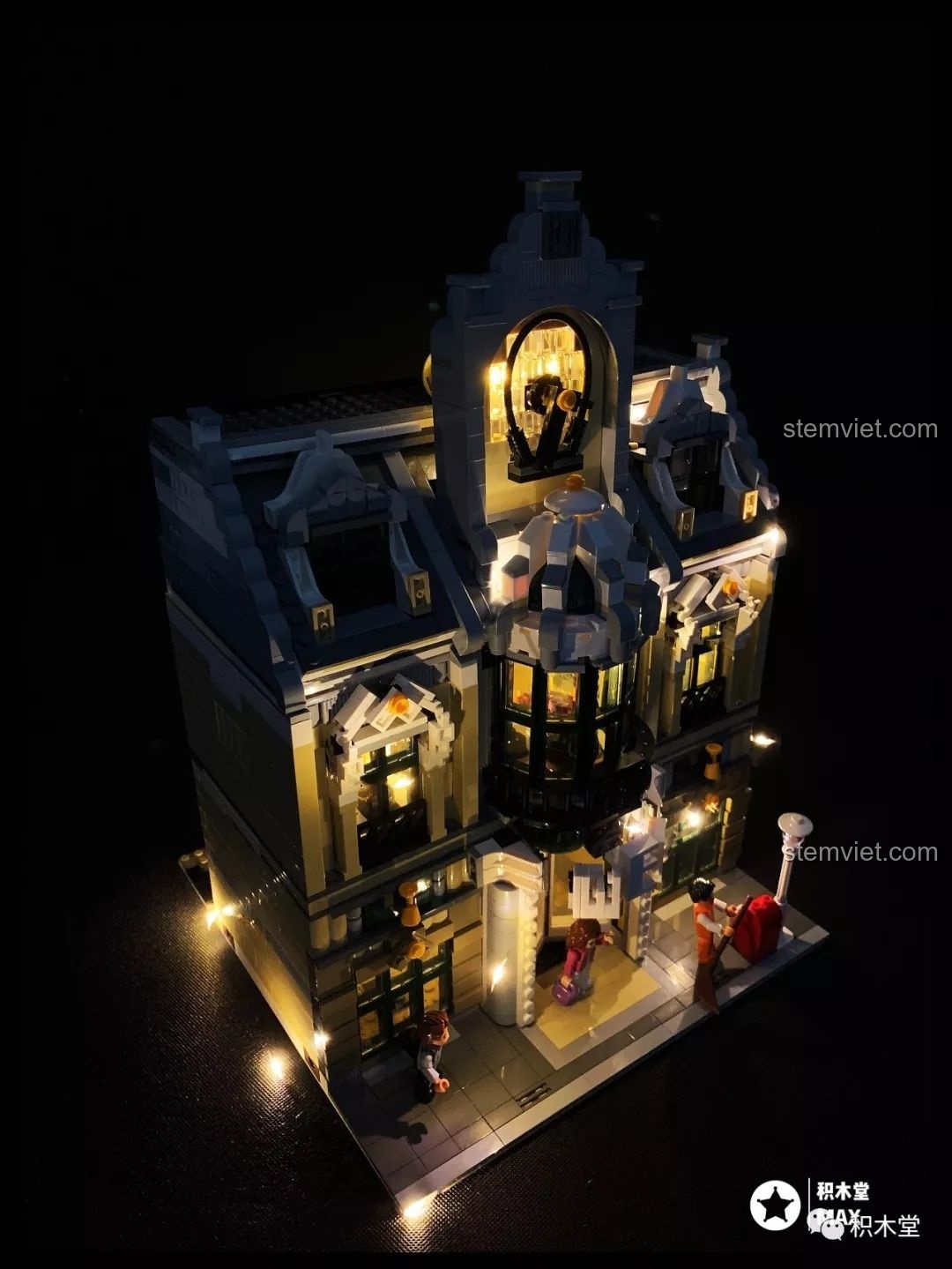 Quá trình lắp ráp các tầng của bộ ZHEGAO QL0922 Trung tâm Thương mại Châu Âu.