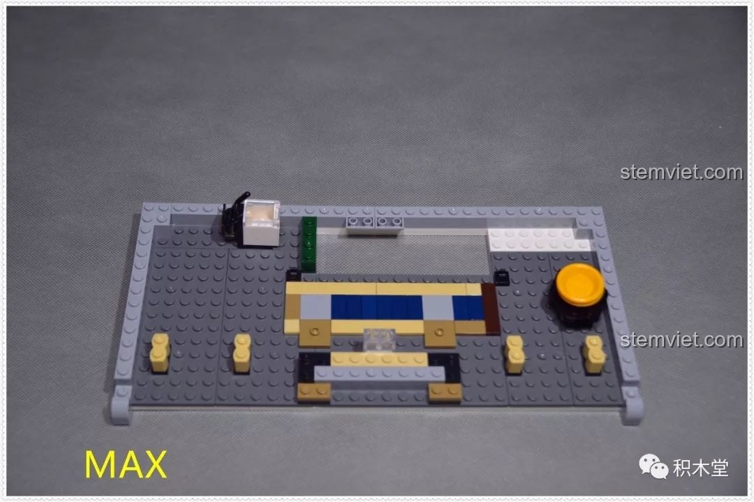 Lắp ráp chi tiết nội thất của bộ ZHEGAO QL0922 Trung tâm Thương mại Châu Âu.