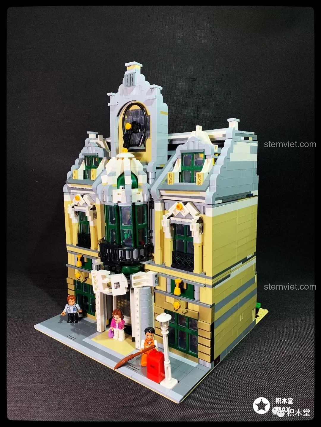 Toàn cảnh bộ ZHEGAO QL0922 Trung tâm Thương mại Châu Âu với ánh đèn.