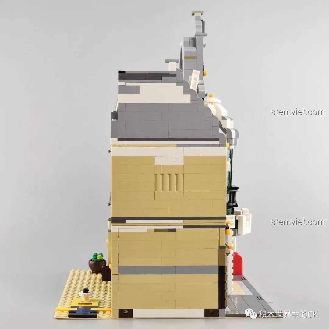 Chi tiết lắp ráp phần mái nhà của ZHEGAO QL0922 Trung Tâm Thương Mại Châu Âu.