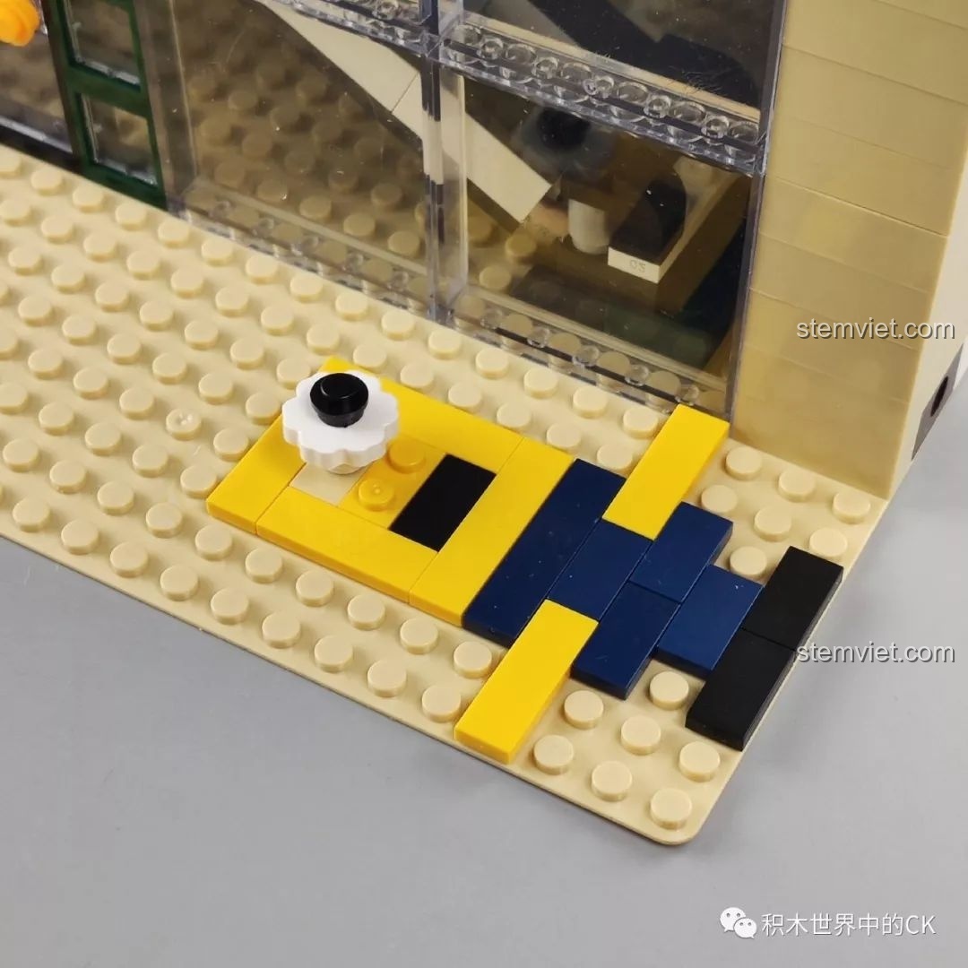 Chi tiết lắp ráp phần mái nhà của ZHEGAO QL0922 Trung Tâm Thương Mại Châu Âu.