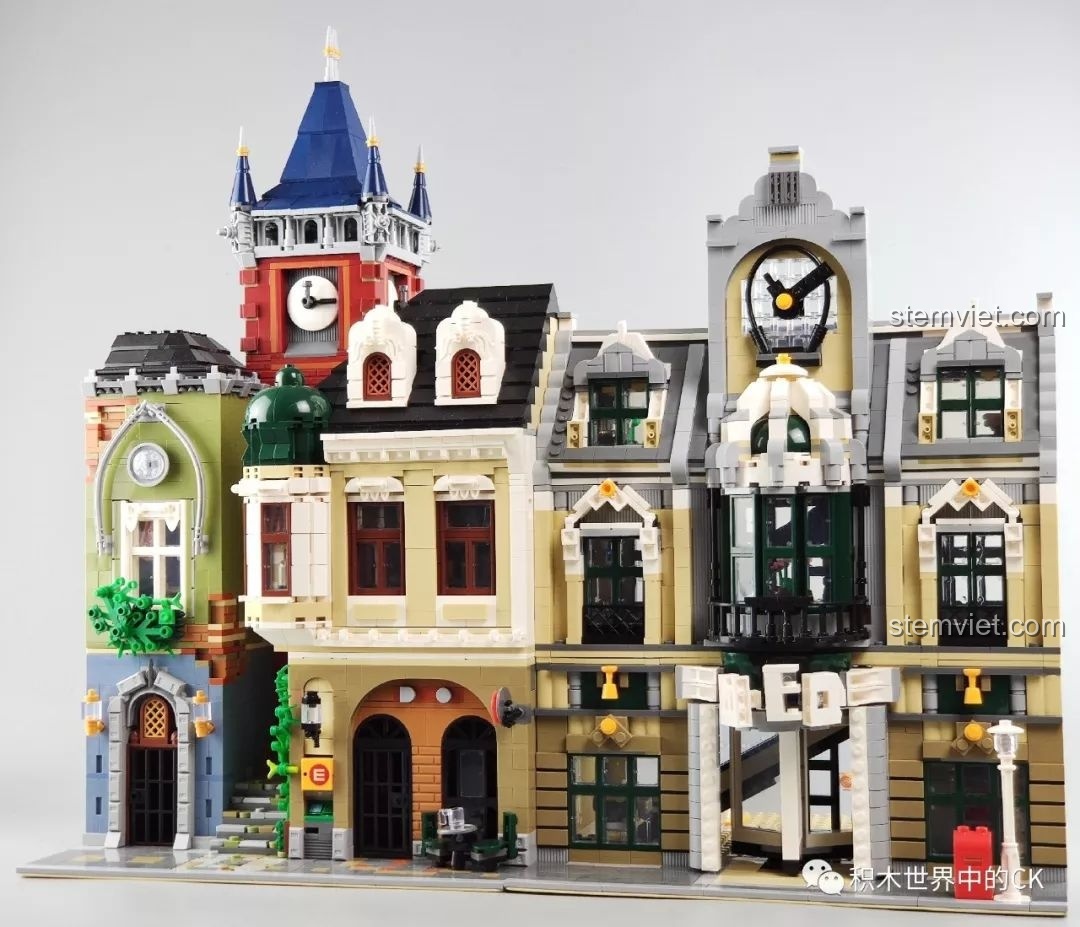 Chi tiết lắp ráp phần mái nhà của ZHEGAO QL0922 Trung Tâm Thương Mại Châu Âu.