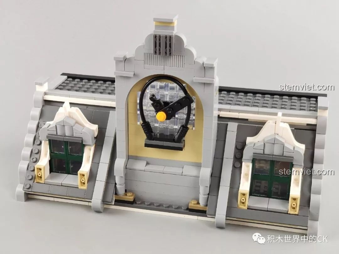 Chi tiết lắp ráp phần mái nhà của ZHEGAO QL0922 Trung Tâm Thương Mại Châu Âu.