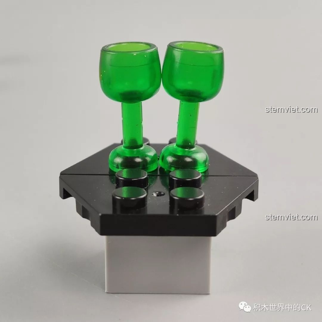 Chi tiết lắp ráp phần mái nhà của ZHEGAO QL0922 Trung Tâm Thương Mại Châu Âu.