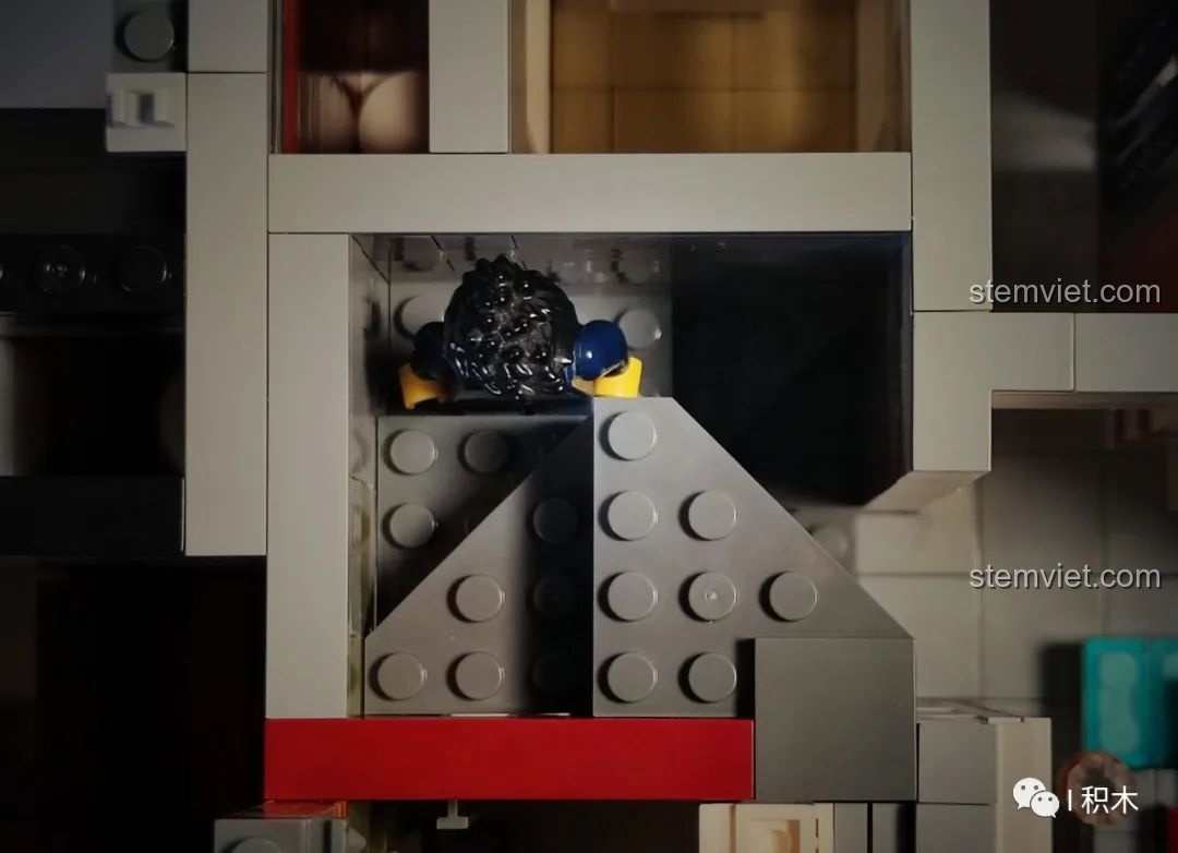 Mô hình Quán Rượu Cổ ZHEGAO QL0924 đã hoàn chỉnh cùng các minifigures.