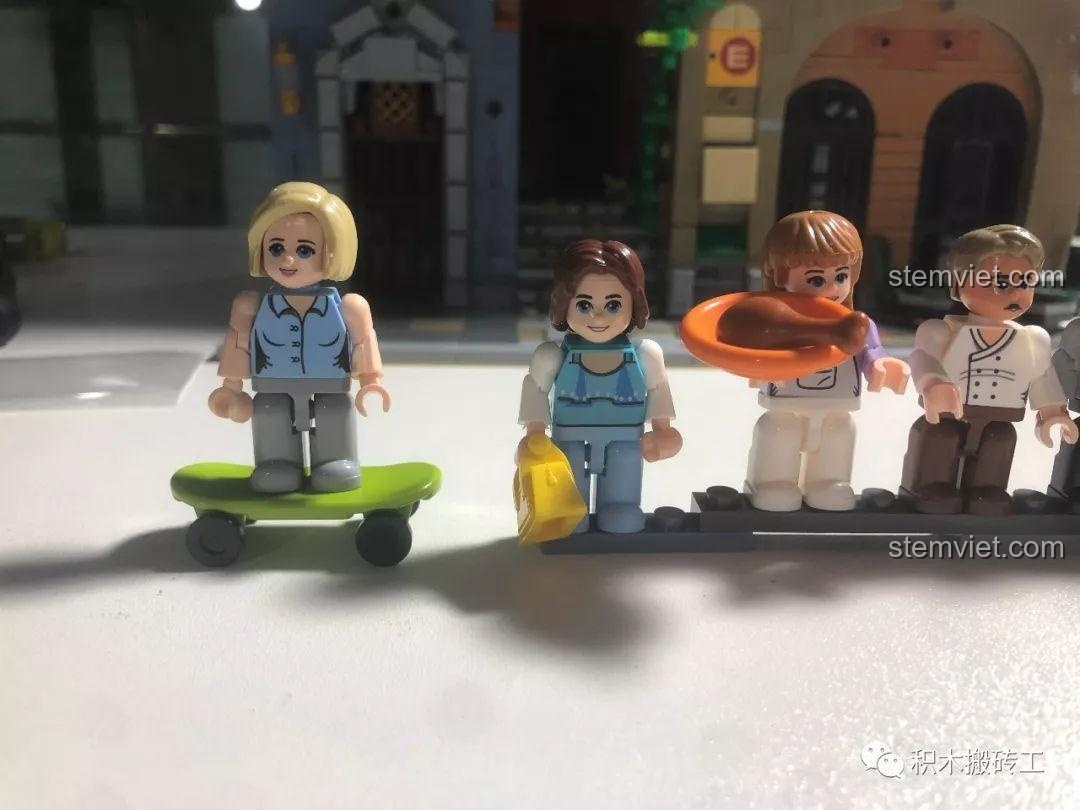 Mô hình hoàn chỉnh của bộ đồ chơi mô hình Quán Rượu Cổ QL0924, một công trình kiến trúc tinh xảo và sống động.