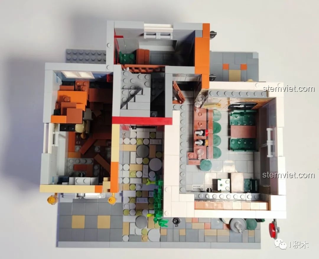 Góc nhìn từ trên xuống nội thất tầng trệt của mô hình Quán Rượu Cổ ZHEGAO QL0924.