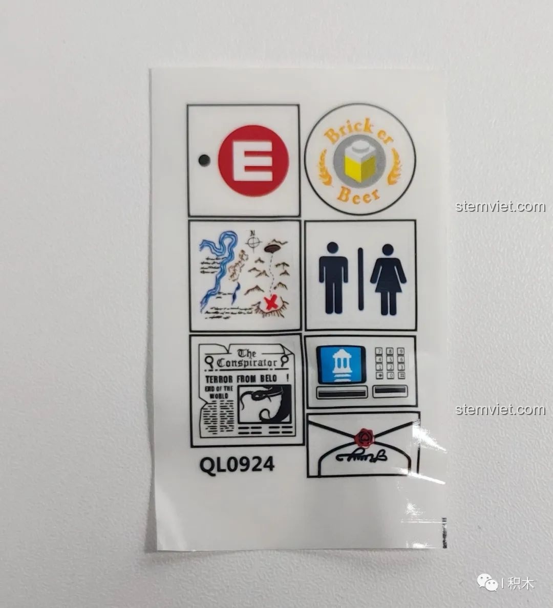 Tấm sticker đi kèm bộ lắp ghép ZHEGAO QL0924 Quán Rượu Cổ với các họa tiết trang trí.