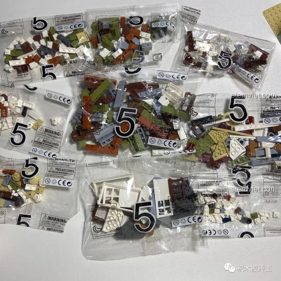 Các túi chi tiết cho bước 5 của bộ đồ chơi mô hình ZHEGAO QL0924 Quán Rượu Cổ, tập trung vào việc xây dựng các bức tường tầng hai.