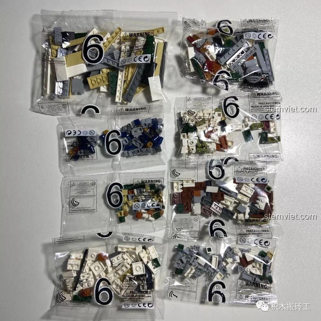 Các túi chi tiết cho bước 6 của bộ xếp hình ZHEGAO QL0924 Quán Rượu Cổ, chuẩn bị cho các chi tiết nội thất và mái nhà.