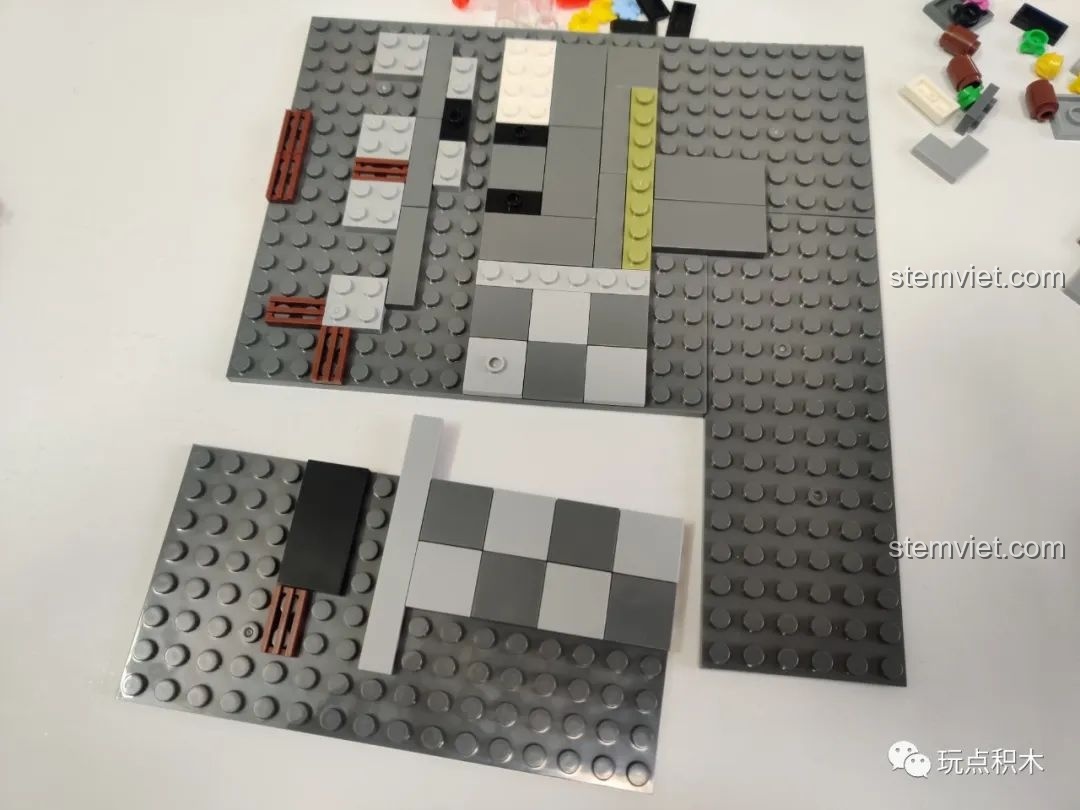 Quá trình lắp ráp phần đế của mô hình nhà hàng Trung Hoa Zhegao QL0937 từ các tấm plate lớn.