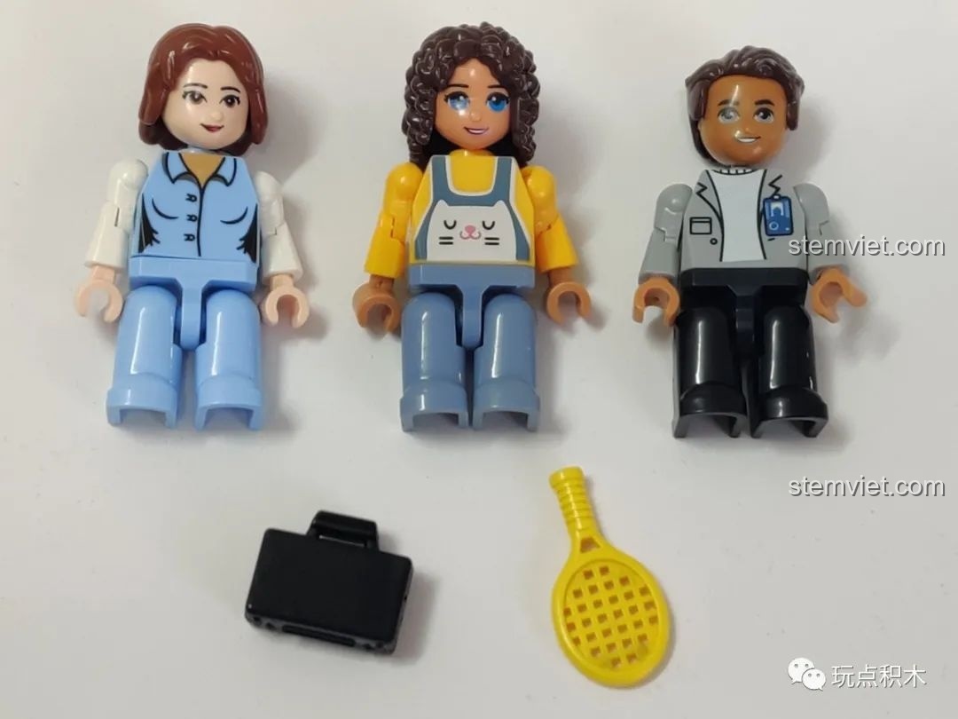 Ba nhân vật minifigure trong bộ Zhegao QL0937 gồm đầu bếp và hai thực khách, phù hợp cho bé 6 tuổi.