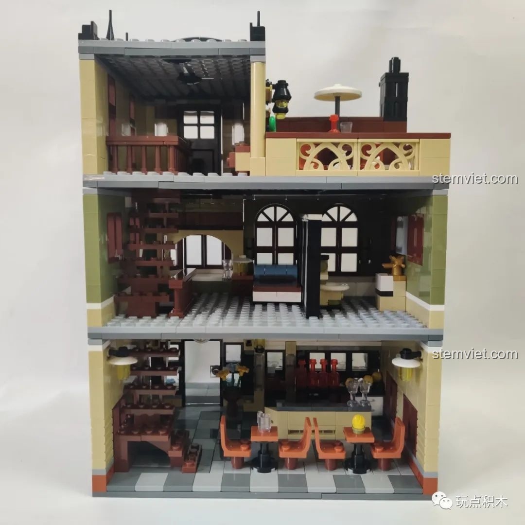 Mặt sau của mô hình Zhegao QL0937 hoàn chỉnh, thiết kế mở lộ ra nội thất 3 tầng.