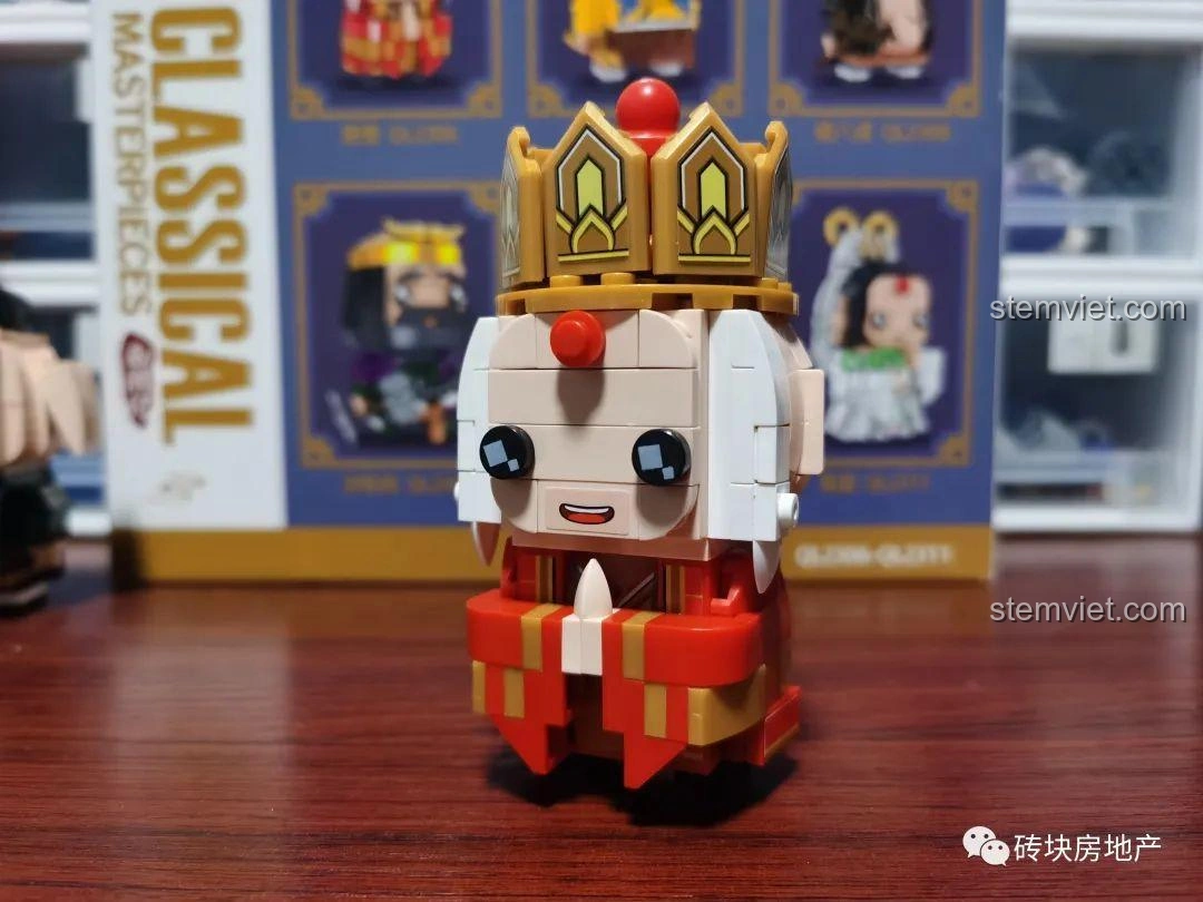 Mặt sau của mô hình Đường Tam Tạng Zhegao QL2306, hiển thị chi tiết áo choàng.