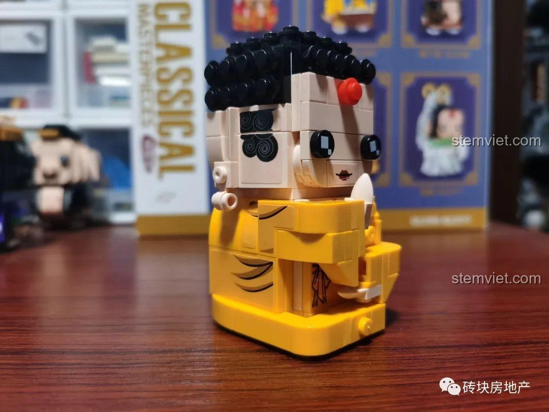 Mô hình Như Lai Phật Tổ Zhegao QL2310 nhìn từ bên cạnh, thể hiện chi tiết áo choàng.