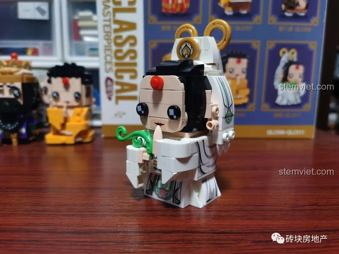 Mô hình Quan Âm Bồ Tát Zhegao QL2311 đã hoàn thành, với bình cam lồ và cành dương liễu.