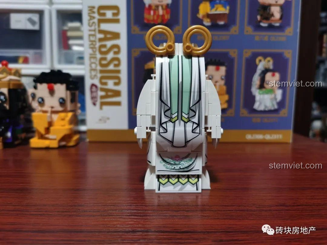 Mặt sau của mô hình Quan Âm Bồ Tát Zhegao QL2311, hiển thị chi tiết áo choàng và tóc.