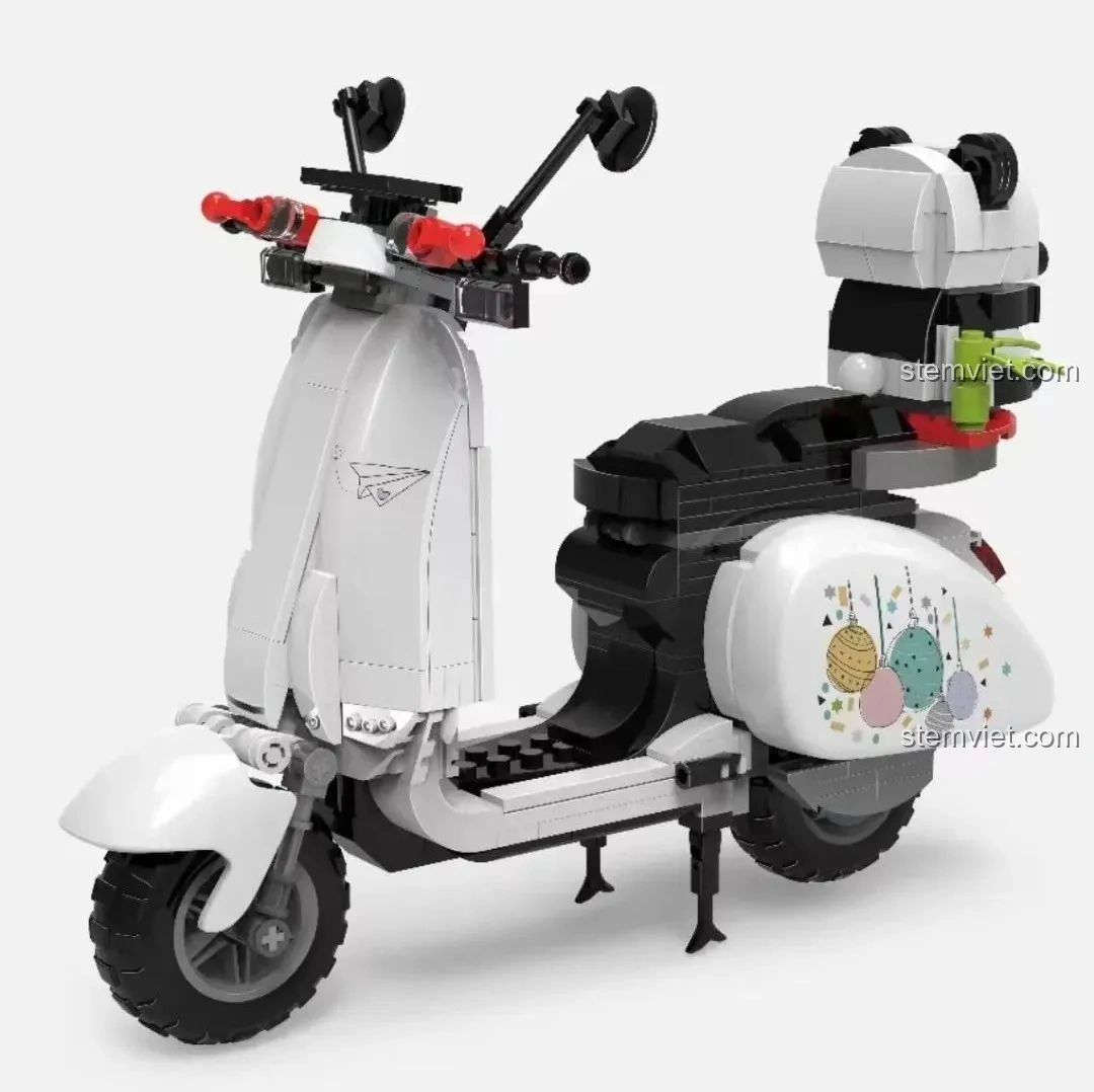 Các sản phẩm khác của Zhegao như xe tải Optimus Prime và mô hình địa cầu lắp ráp, minh họa sự đa dạng của hãng.