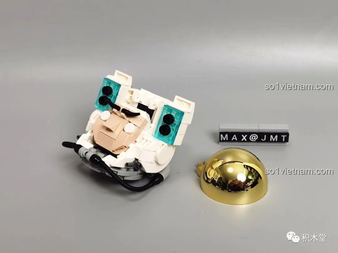 Lưng mô hình phi hành gia Trung Quốc ZMS T2037 đang lắp ráp