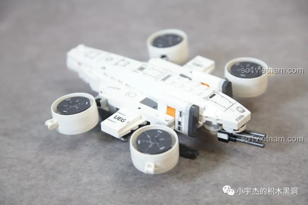 Bốn mô hình SEMBO Lưu Lạc Địa Cầu 2 đứng cùng nhau, thể hiện sự đa dạng và phong phú của bộ.