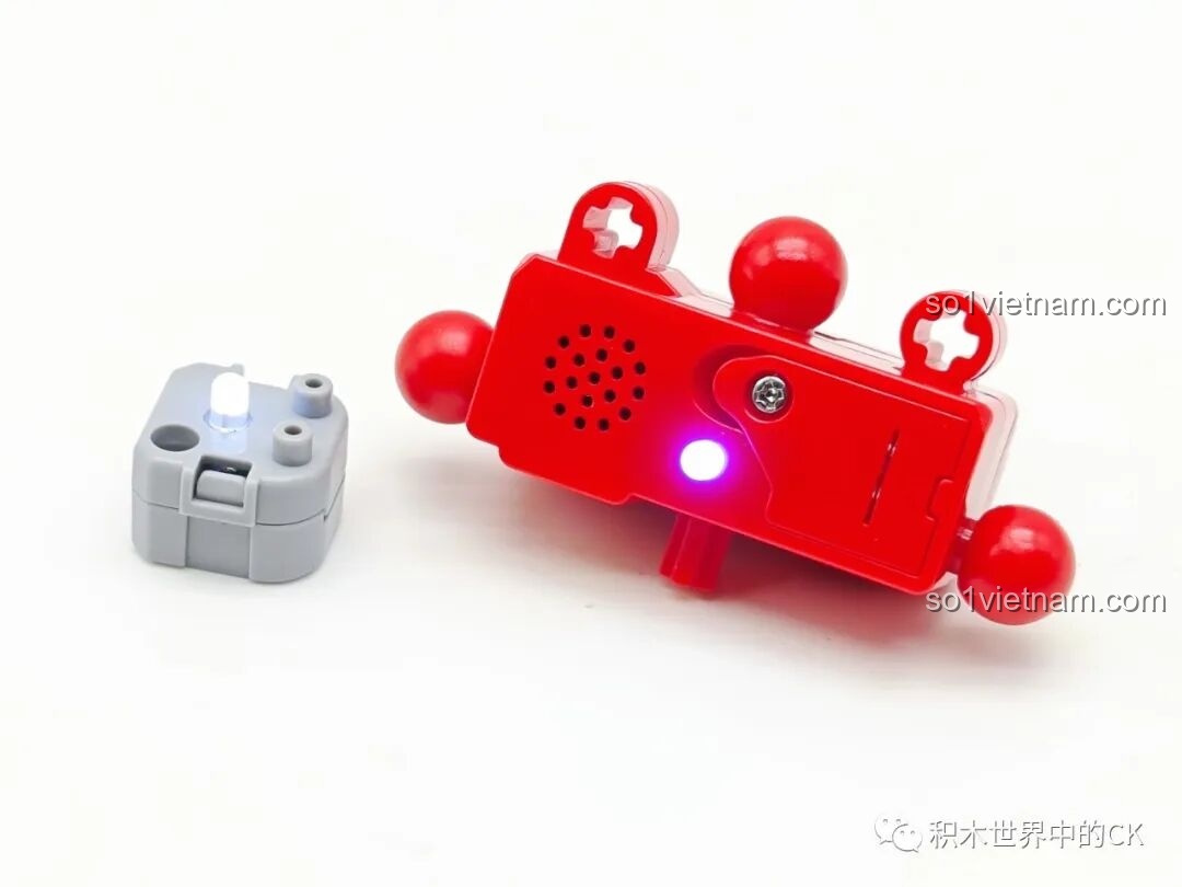 Bộ phận âm thanh và ánh sáng của đồ chơi Ultraman Qman