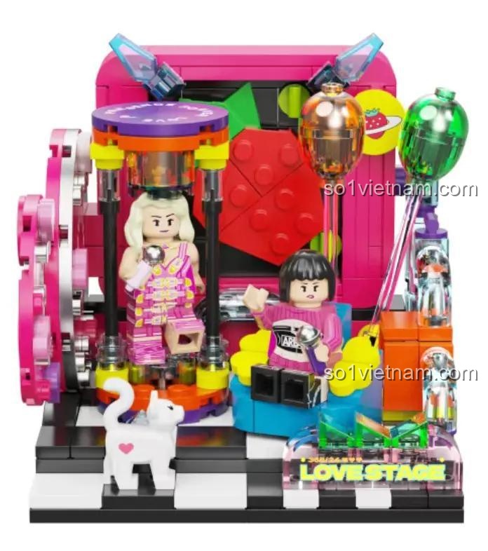 Sân khấu tình yêu AREA-X AB0006, cận cảnh 2 minifigures trên sân khấu, đồ chơi lắp ghép giá rẻ cho bé gái