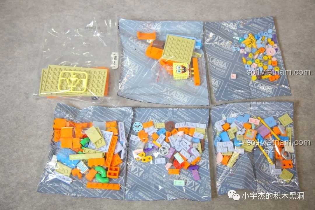 Mô hình Spongebob's Pineapple House trong hộp trưng bày