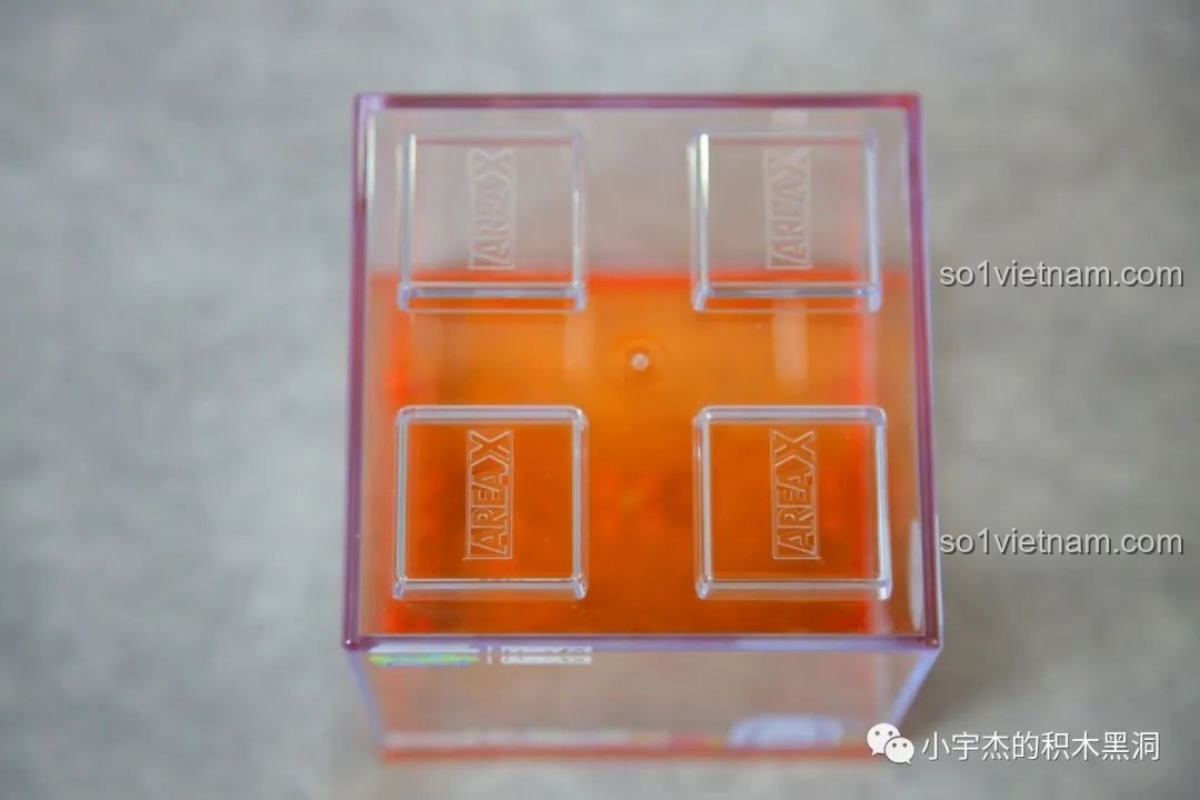 Ngăn bí mật bên trong Spongebob's Pineapple House