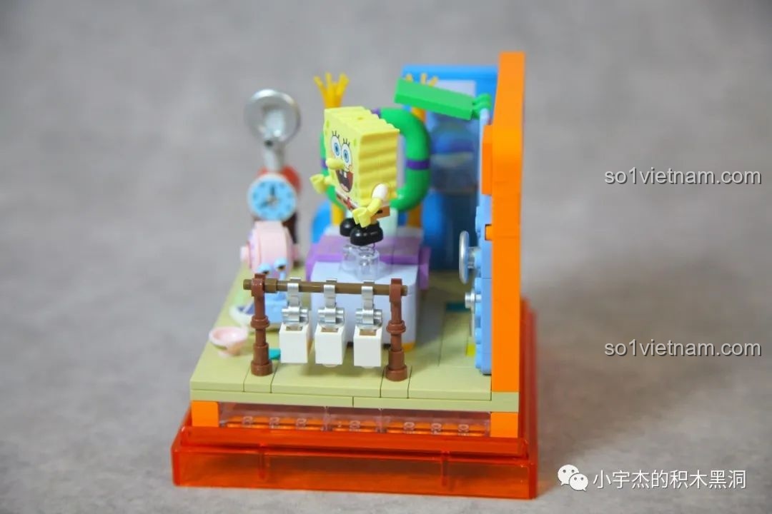 Nhân vật Spongebob với biểu cảm khác trong Squidward's House