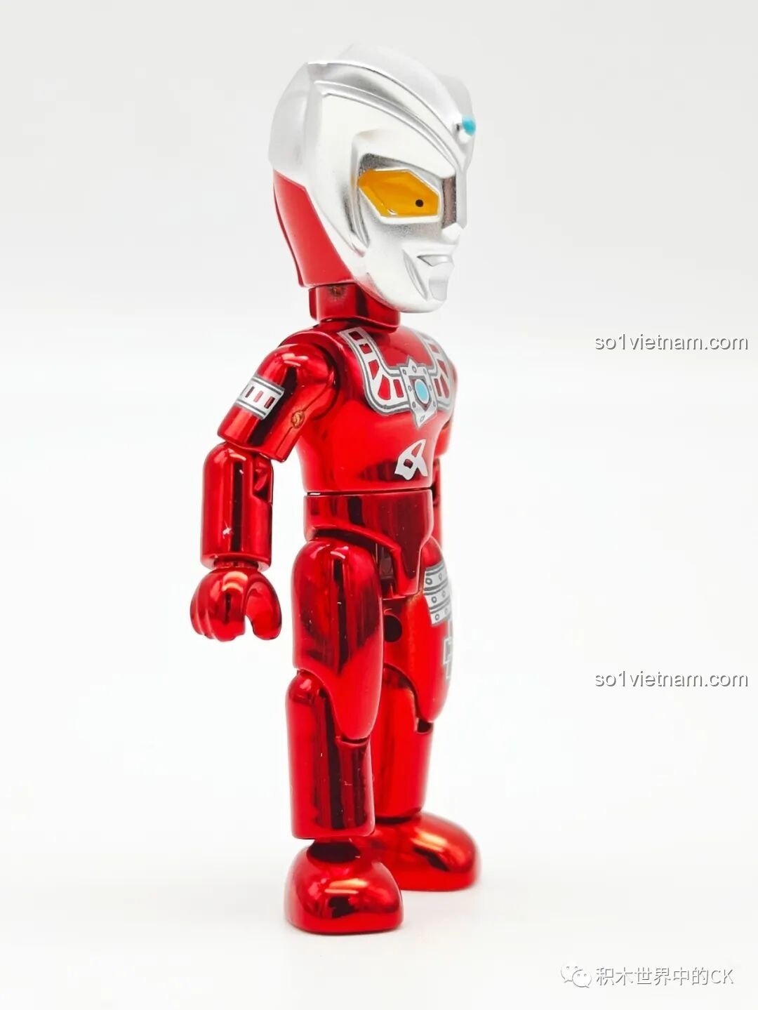 Góc nghiêng mô hình Astra từ bộ Enlighten 75028, thể hiện sự mạnh mẽ.