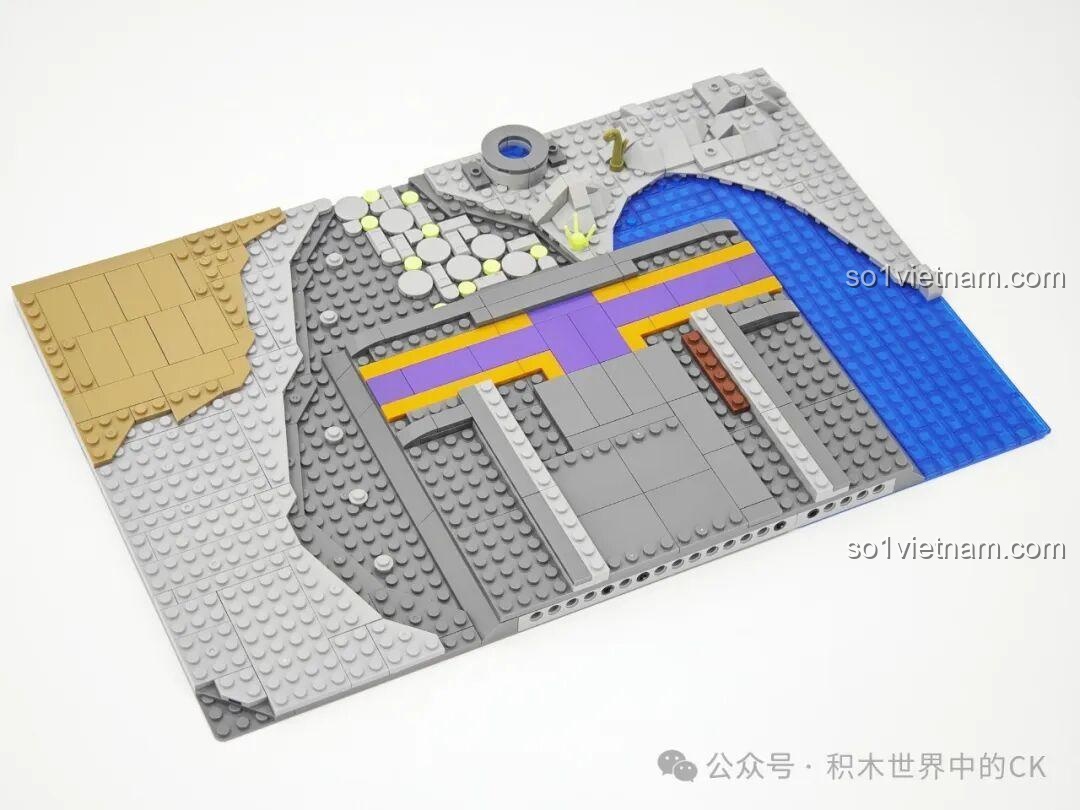 Giai đoạn đầu của quá trình lắp ráp BAKA 33210, xây dựng nền móng và các chi tiết cơ bản của Lâu đài Ma thuật.