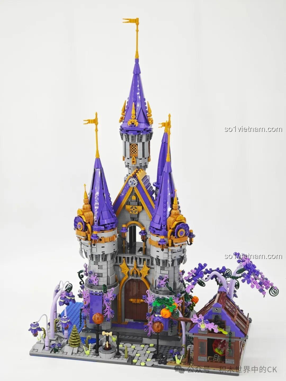 Một góc nhìn khác của Lâu đài Ma thuật BAKA 33210, làm nổi bật các chi tiết kiến trúc phức tạp và màu sắc hài hòa.