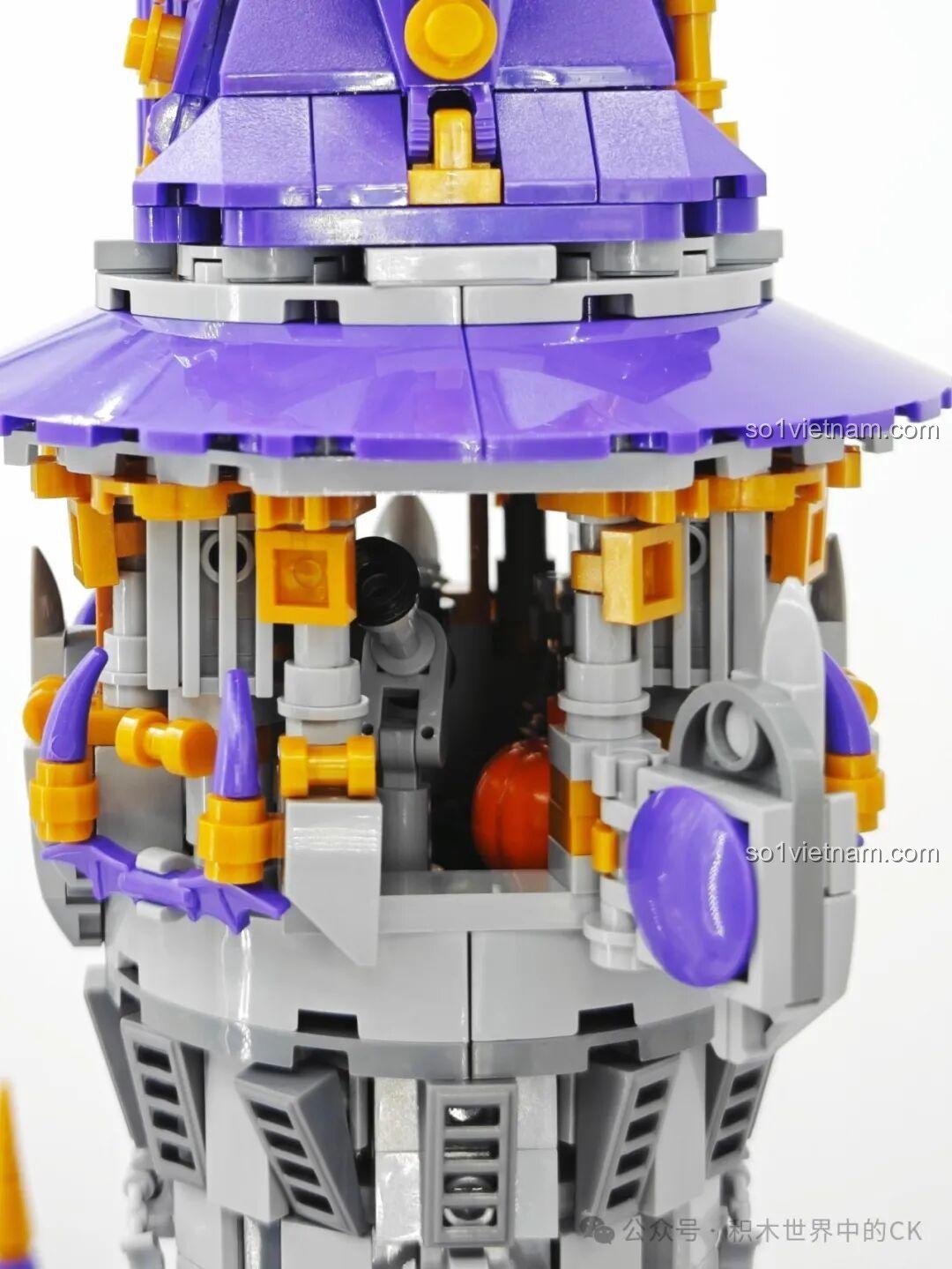 Lâu đài Ma thuật BAKA 33210 với ánh sáng tự nhiên, làm nổi bật màu sắc và độ bóng của các mảnh ghép.