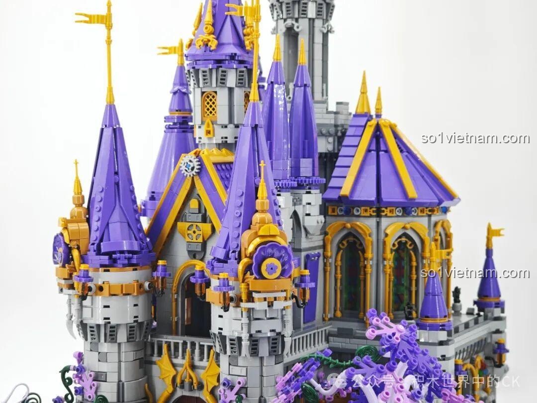 Cận cảnh mái vòm tròn của Lâu đài Ma thuật BAKA 33210, với các đường sọc vàng và chi tiết trang trí nhỏ.