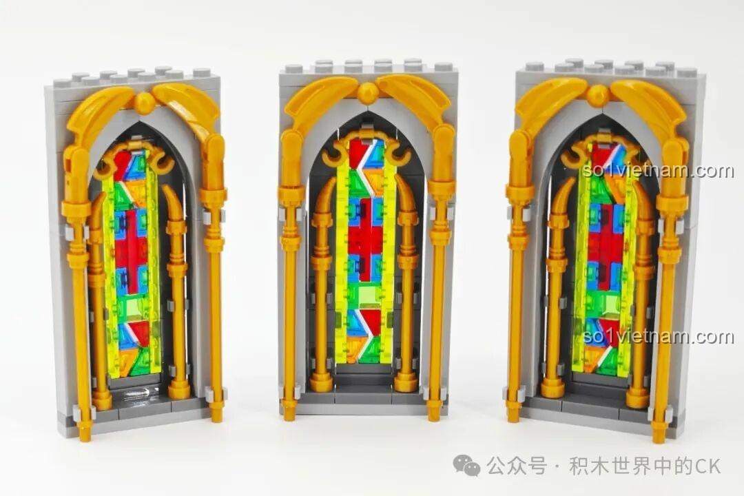 Mặt trước của Lâu đài Ma thuật BAKA 33210, với cổng chính và các tháp canh.