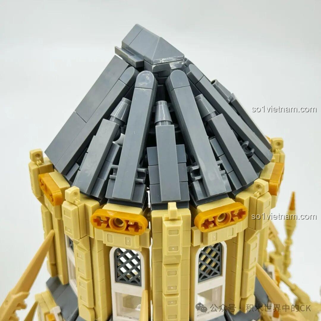 Chi tiết tinh xảo của bộ lắp ghép Nhà thờ Đức Bà Paris BAKA 33213, thể hiện kiến trúc Gothic cổ điển, chất lượng cao