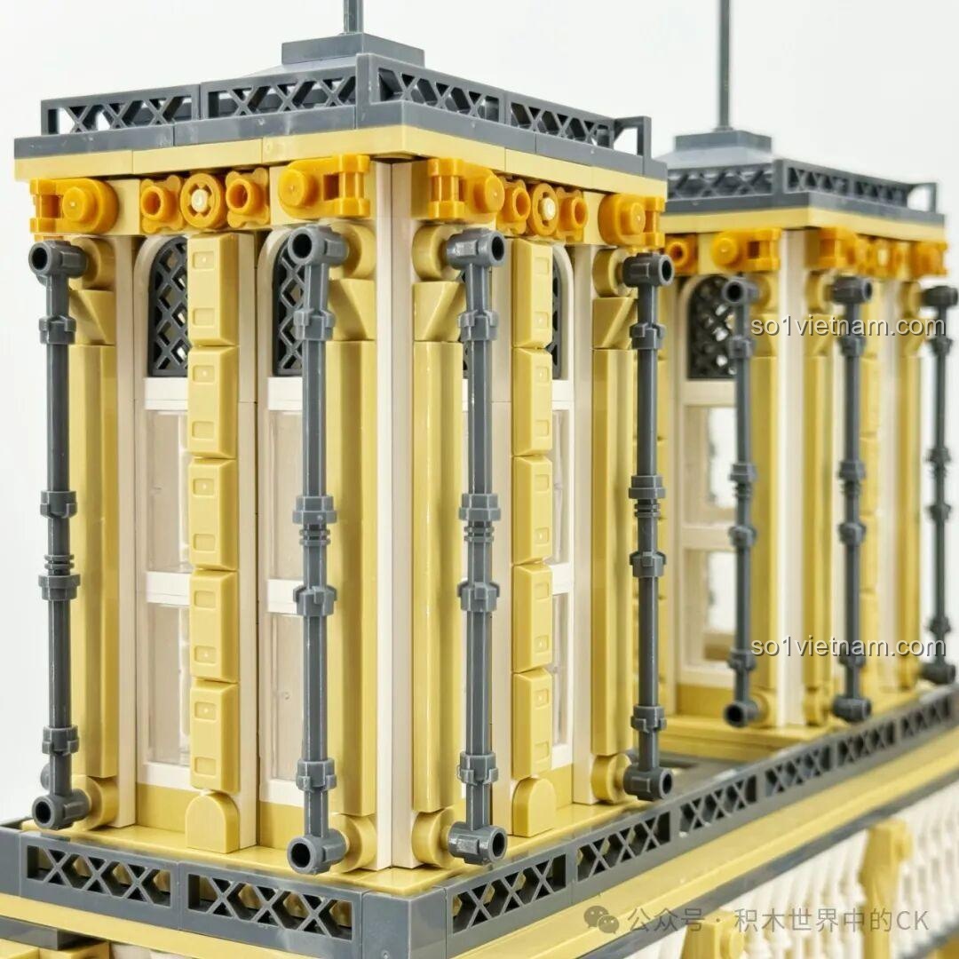Chi tiết tinh xảo của bộ lắp ghép Nhà thờ Đức Bà Paris BAKA 33213, thể hiện kiến trúc Gothic cổ điển, chất lượng cao