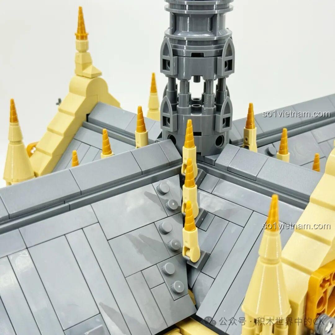 Chi tiết tinh xảo của bộ lắp ghép Nhà thờ Đức Bà Paris BAKA 33213, thể hiện kiến trúc Gothic cổ điển, chất lượng cao