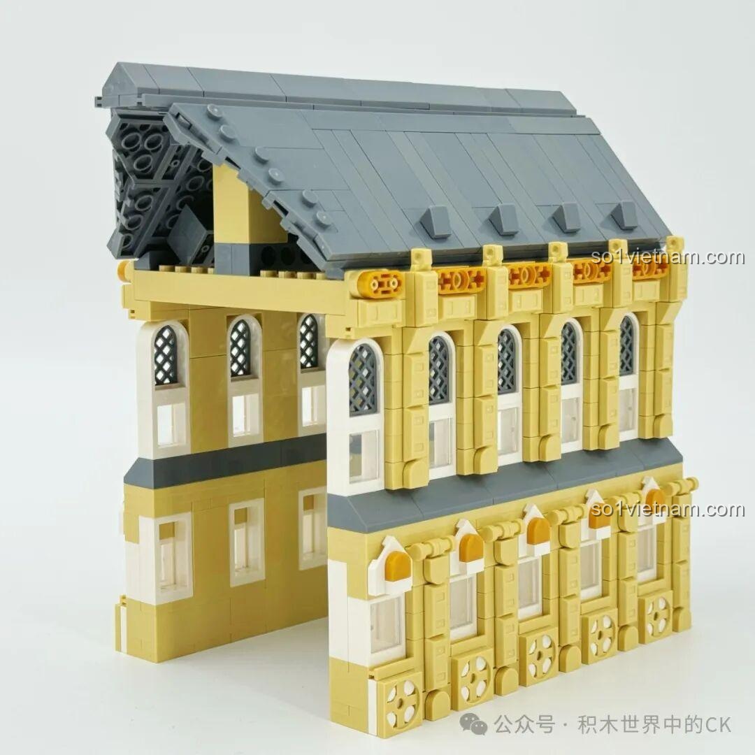 Quá trình lắp ráp mô hình Nhà thờ Đức Bà Paris BAKA 33213, thể hiện các giai đoạn xây dựng chi tiết của công trình kiến trúc