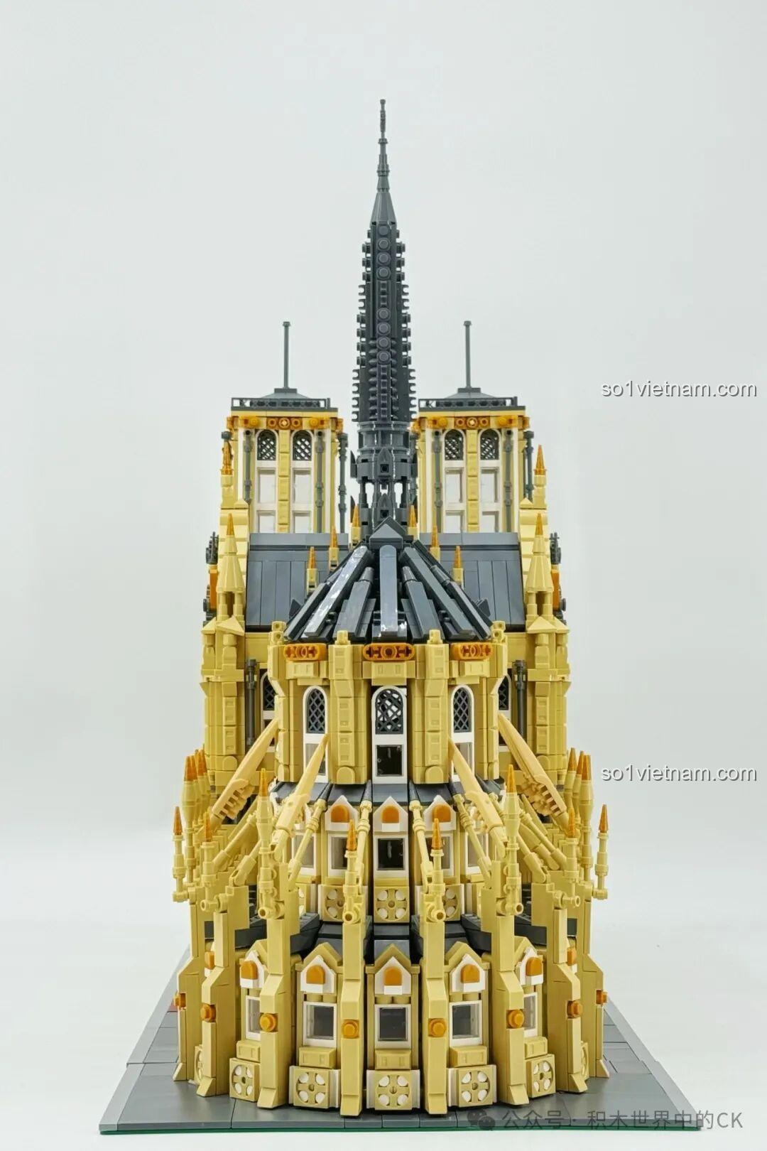 Mô hình hoàn chỉnh BAKA 33213 Nhà thờ Đức Bà Paris nhìn từ bên hông, tổng thể chiều dài.